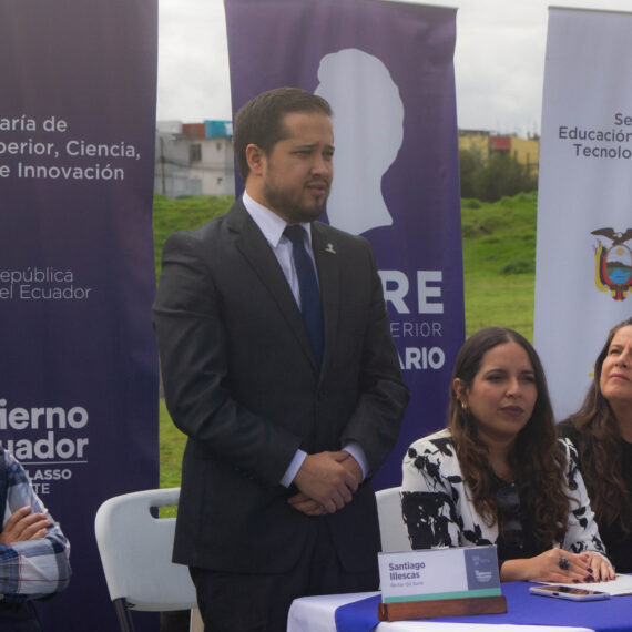 Entrega del predio para la construcción de la nueva sede sur del I.S.U. Sucre