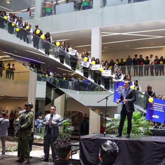 Presidente del Ecuador Daniel Noboa inaugura la primera fase del Centro Múltiple de Institutos