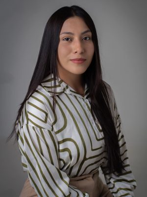 Ana Guachamín alta