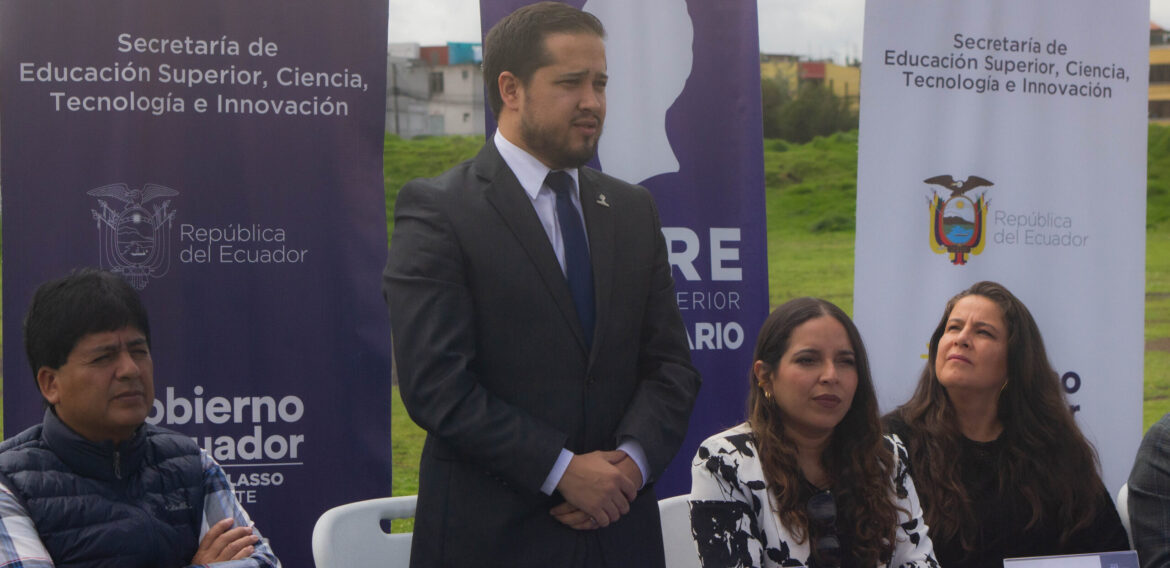 Entrega del predio para la construcción de la nueva sede sur del I.S.U. Sucre